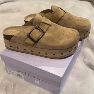 Madden girl platform mules